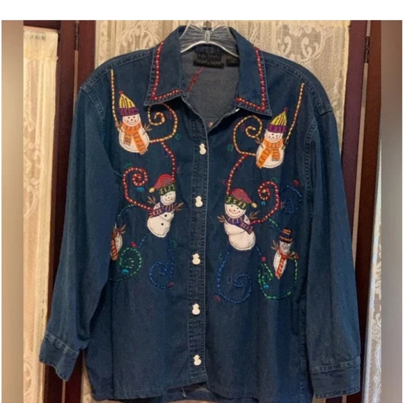 Life Style, Denim Christmas embroidery button down Shirt, Size SMALL - Picture 7 of 7